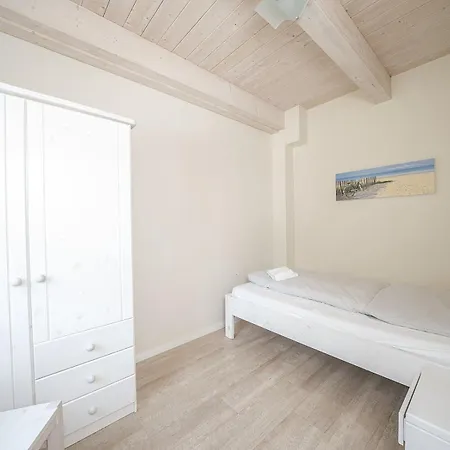 Hébergement de vacances Kuestennebel 16 - Modernes Nordseehaus Mit Garten, Sauna Und Kamin